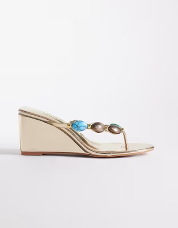 シミ レディース シューズ サンダル SIMMI Shoesimmi London Immy toe thong wedge sandals with stone detail Gold Metallic PU ゴールド