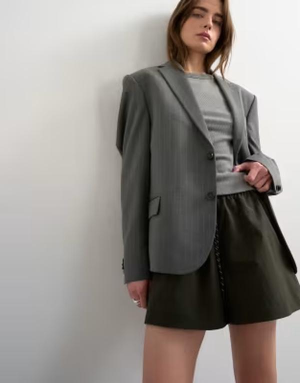 トップショップ レディース ボトムス ハーフパンツ・ショーツ ナイロン ショートパンツ Topshop nylon running shorts with inserties in dark green グリーン