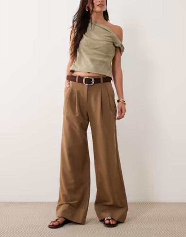 エイソス レディース ボトムス カジュアルパンツ ワイドレッグ ASOS DESIGN tailored wide leg pants with turn up hem in olive brown ブラウン｜ReVida 店 15,185円