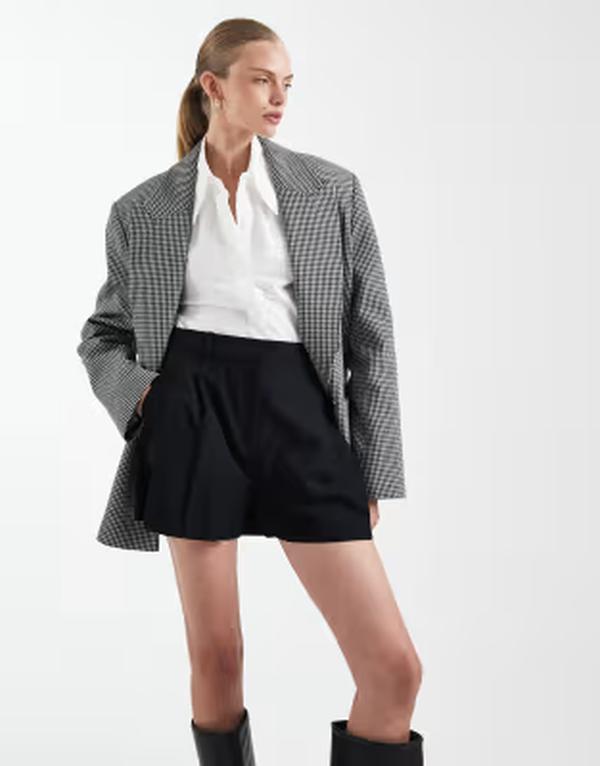 エイソス レディース ボトムス ハーフパンツ・ショーツ A ライン ショートパンツ リネン ASOS DESIGN tailored A-line shorts with linen Black ブラック