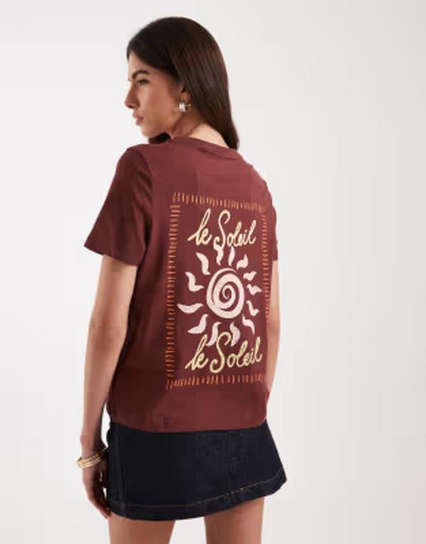 ヴェロモーダ レディース トップス ティーシャツ グラフィック Vero Moda oversized T-shirt with Le Soleil back graphic Andorra バーガンディ レディースファッション-トップス