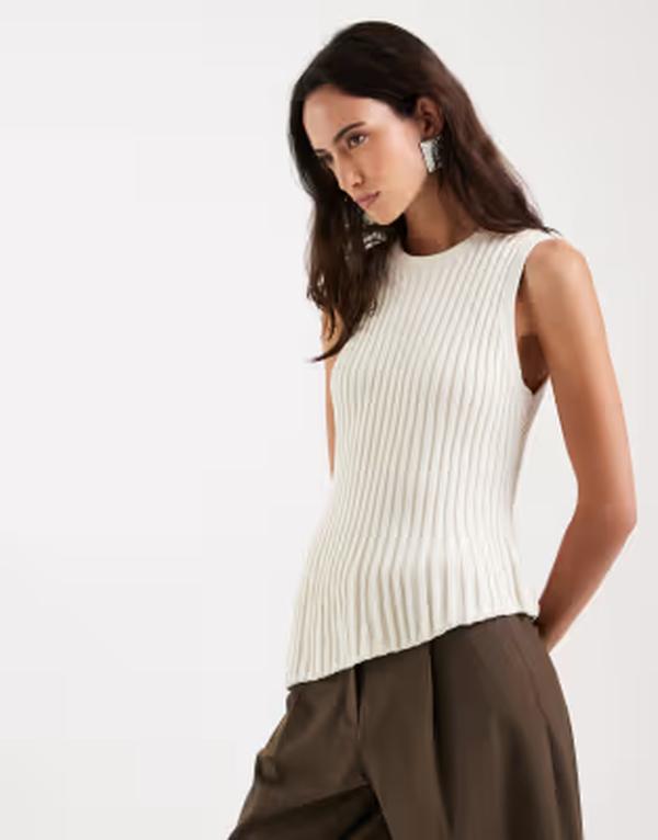 エイソス レディース トップス タンクトップ アシンメトリー プリーツ ニット ASOS DESIGN knit cinched pleated asymmetric top in ecru エクリュ