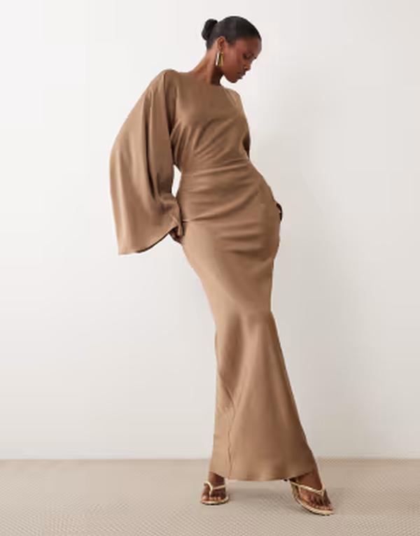 エイソス レディース トップス 衣装 繻子 マキシ ASOS DESIGN textured satin batwing sleeves bias cut waisted maxi dress インチ light chocolate 黒茶