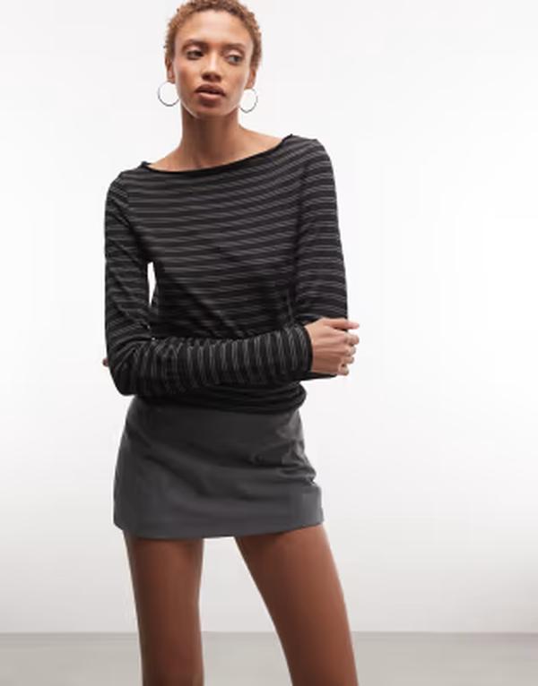 ウィークデイ レディース アウター パーカー・スウェット Weekday boat neck long sleeve top with snatched waist and gray stripes Black ブラック|ReVida 店