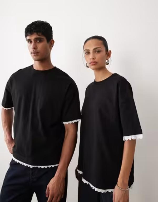 ベビージュン レディース トップス プルオーバー 対比 綿織物 Sister Jane Unisex contrast frill trim oversized cotton T-shirt Black 黒いこと
