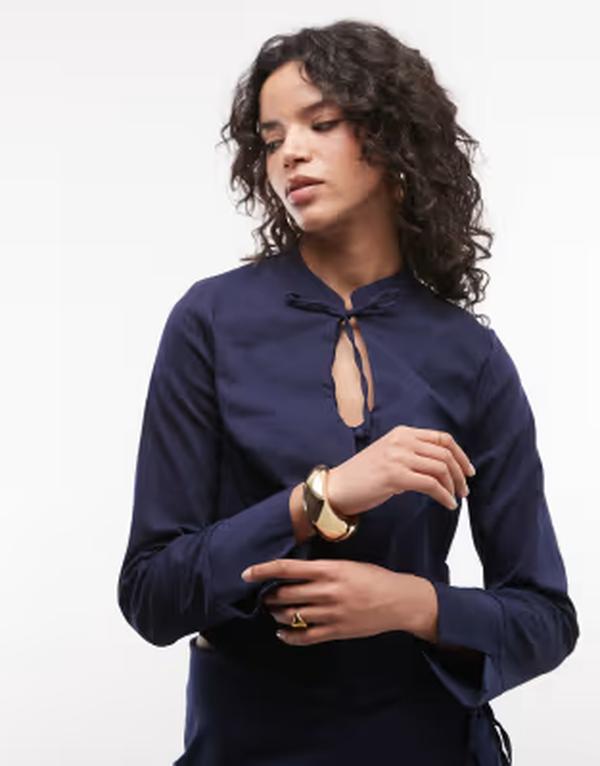 リクレイム ヴィンテージ レディース トップス シャツ ブラウス Reclaimed Vintage tailored keyhole detail blouse - part of a set Navy ネイビー