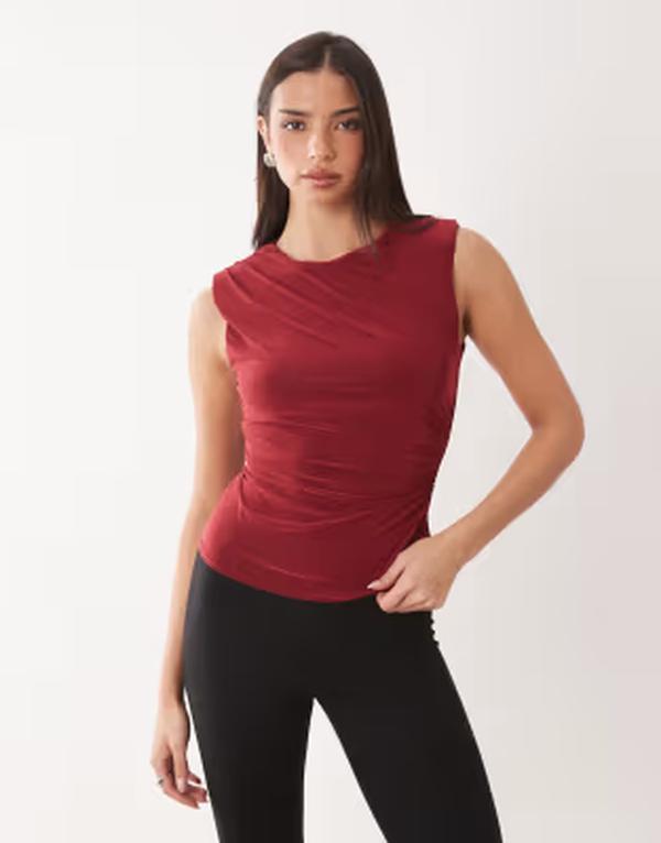 エイソス レディース トップス タンクトップ ASOS DESIGN slinky tank top with shoulder pads in berry