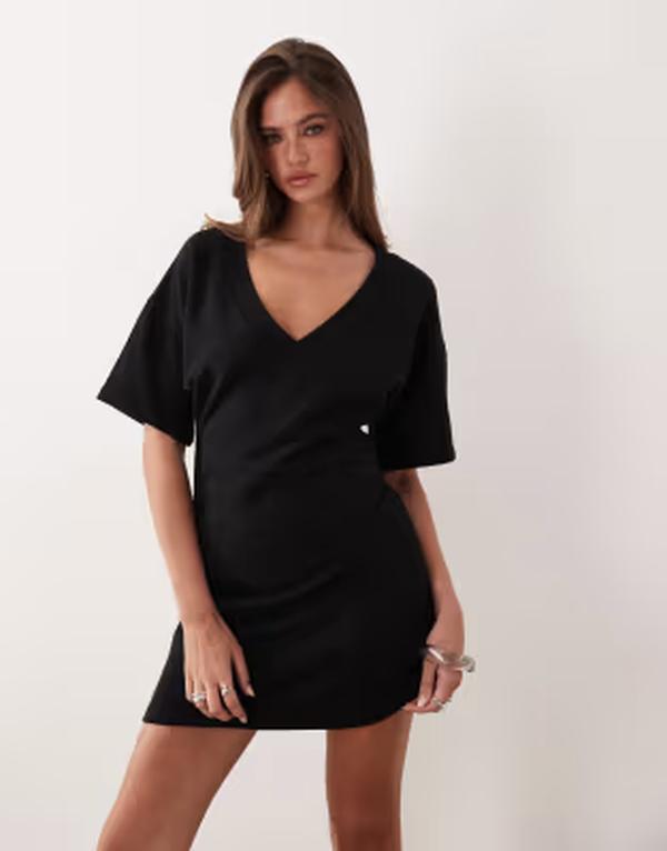 エイソス レディース トップス ワンピース Vネック Tシャツ ASOS DESIGN V-neck fitted T-shirt dress Black ブラック