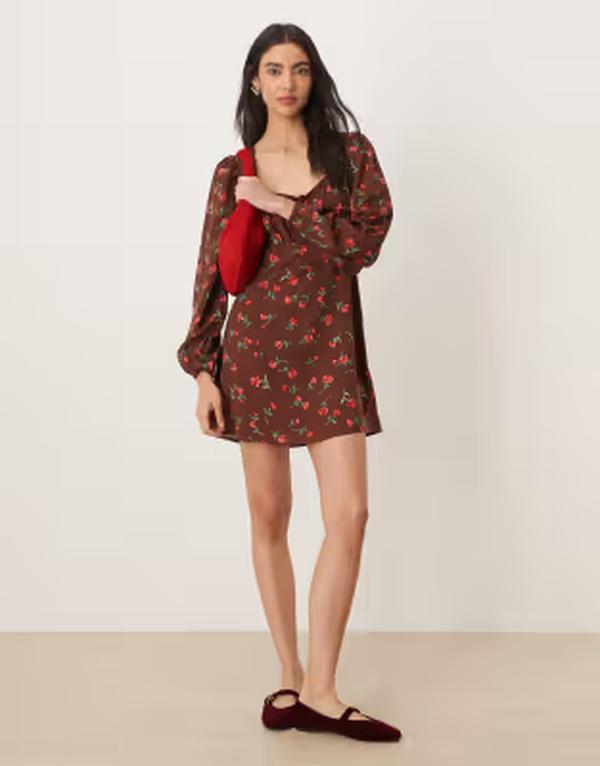 ウェンズデーガール レディース トップス ワンピース フラワー柄 ミニ フラワー Wednesday's Girl brown floral off the shoulder mini dress BROWN ブラウン