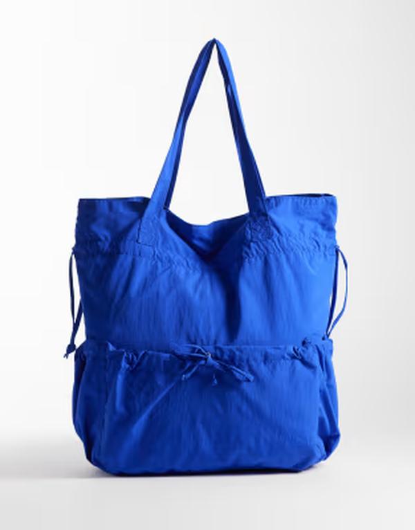 エイソス レディース バッグ ギャザー ASOS DESIGN ruched pocketote bag in cobalt BLUE ブルー