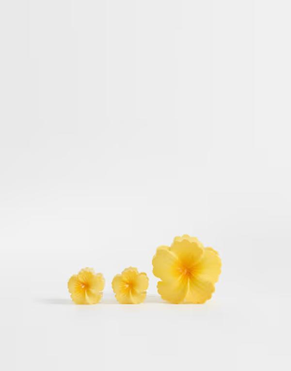 オンリー レディース アクセサリー ONLY 3-pack flower hair claw clips in yellow イエロー