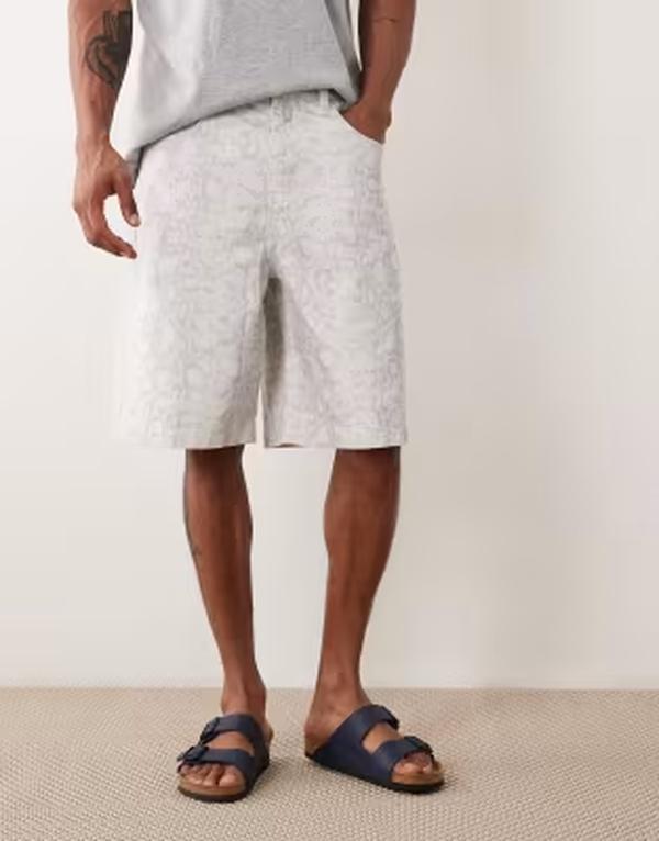 エイソス メンズ ボトムス 二分の一ズボン下・さる股引き 刷り上げる ASOS DESIGN longer length jorts インチ crocodile print Crocodile print
