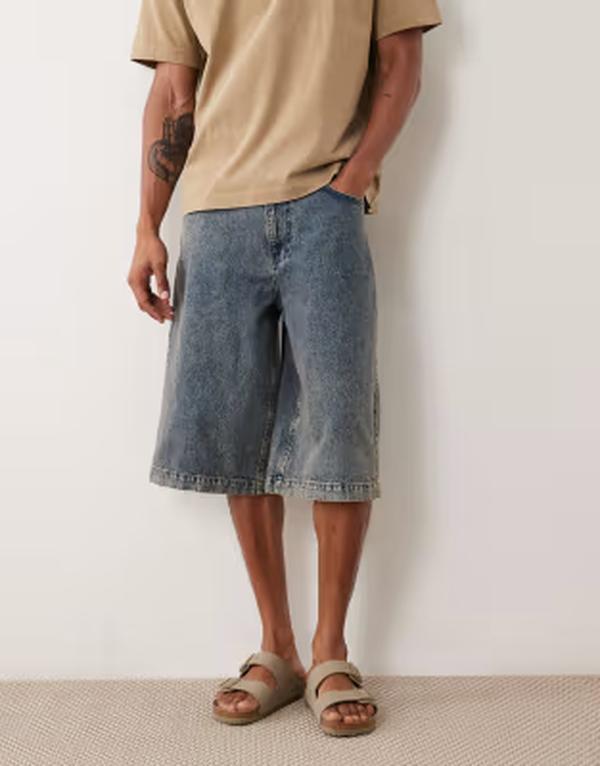 エイソス メンズ ボトムス ハーフパンツ・ショーツ デニム ASOS DESIGN longer length denim jorts in mid wash blue with tint Dark wash blue ブルー