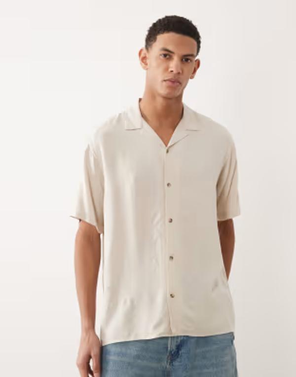 ジャック アンド ジョーンズ メンズ トップス シャツ Jack & Joneshort sleeve viscose shirt in creamoonbeam クリーム