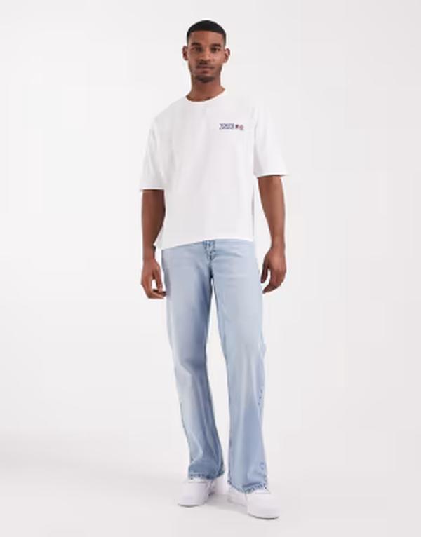 エイソス メンズ ボトムス デニムパンツ ジーンズ ASOS DESIGN wide flare jeans in mid wash Mid washed Blue ブルー
