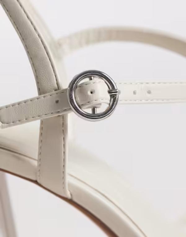 エイソス レディース シューズ サンダル ヒール ASOS DESIGN Wide Fit Heron knotted mid height block heel sandals Off-white オフホワイト