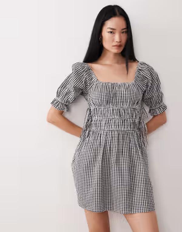 ウェンズデーガール レディース トップス 衣装 ギンガム照合のしるし ミニ ギンガム Wednesday\u0027s Girl seersucker milkmaid mini dress gingham Black 黒いこと