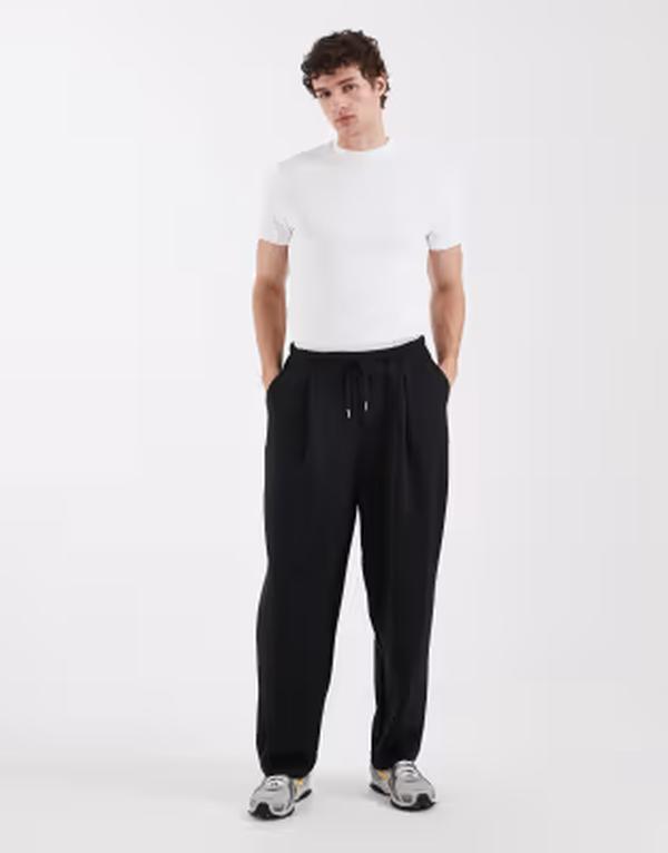 エイソス メンズ ボトムス カジュアルパンツ スウェットパンツ スキューバ ASOS DESIGN relaxed tapered sweatpantscuba-style fabric Black ブラック