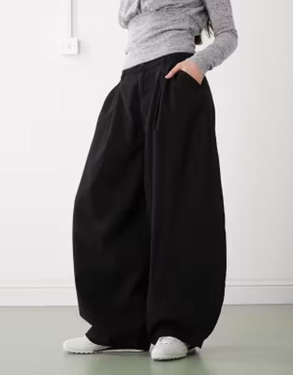 コルージョン レディース ボトムス カジュアルパンツ COLLUSION XL balloon pants with pleats Black ブラック