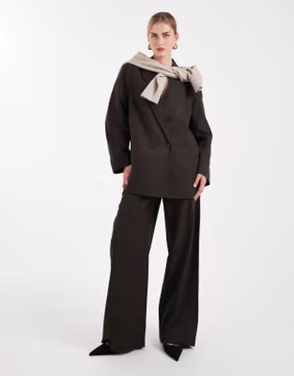 オンリー レディース ボトムス 心地好いズボン下 ワイドレッグ ONLY lowaist wide leg tailored pants pinstripe - part of a set BROWN 赤銅色