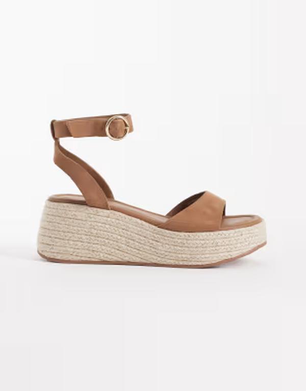 エイソス レディース シューズ サンダル スエード ASOS DESIGN Tana faux suedespadrille wedges in sand サンド｜ReVida 店 16,110円