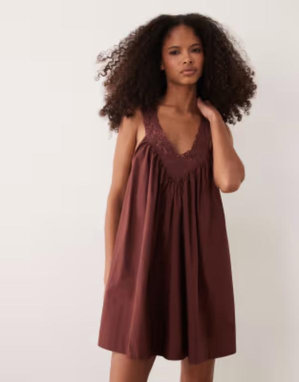 エイソス レディース トップス 衣装 V素っ首 ミニ オーバーレイ スピード競技 ASOS DESIGN v-neck poplin mini smock sundress with lace overlay インチ warm chocolate Warm chocolate 黒茶