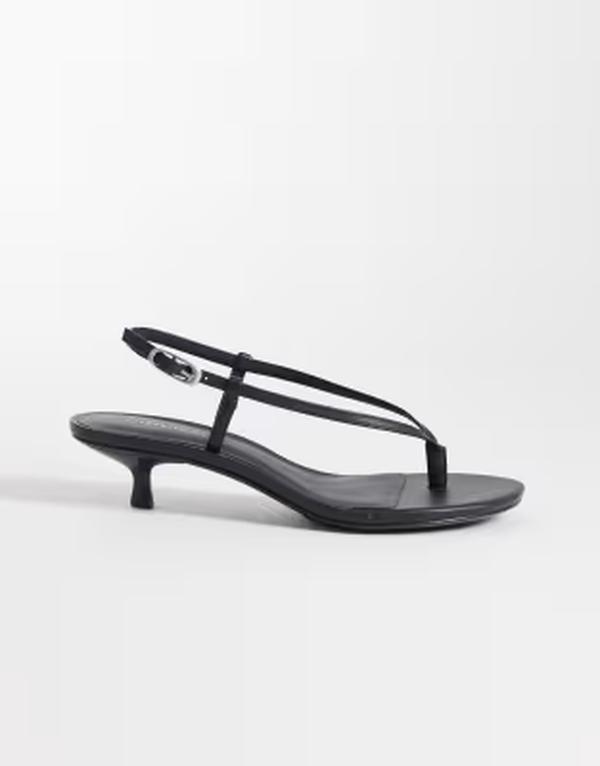 カルバンクライン レディース シューズ サンダル レザー ジーンズ ヒール Calvin Klein Jeanstrappy slingback leather flip flop heeled sandals Black ブラック｜ReVida 店