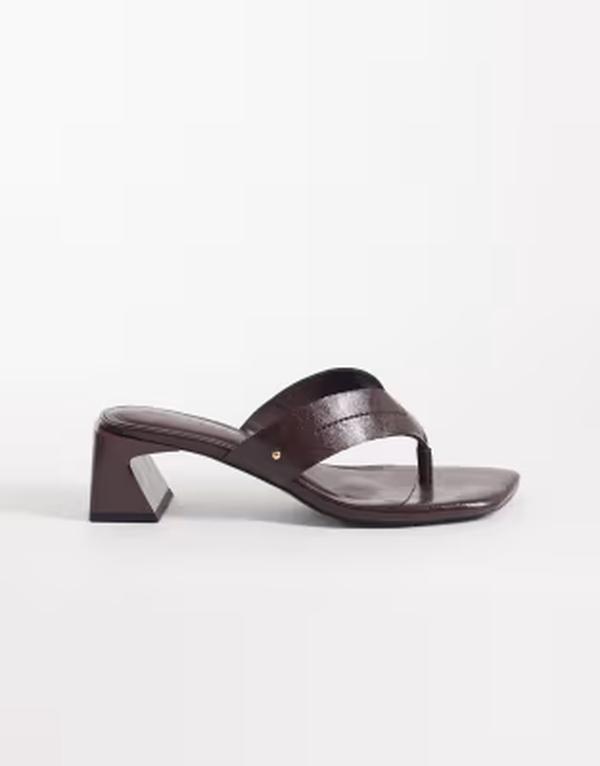 エイソス レディース シューズ サンダル ヒール ASOS DESIGN Honestoe thong block heeled sandals in chocolate チョコレート｜ReVida 店