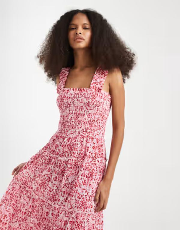 ヴェロモーダ レディース トップス ワンピース ティアード フラワー柄 プリント ミディ ノースリーブ フラワー Vero Moda sleevelesshirred bodice tiered midi dress floral print Snowhite ホワイト
