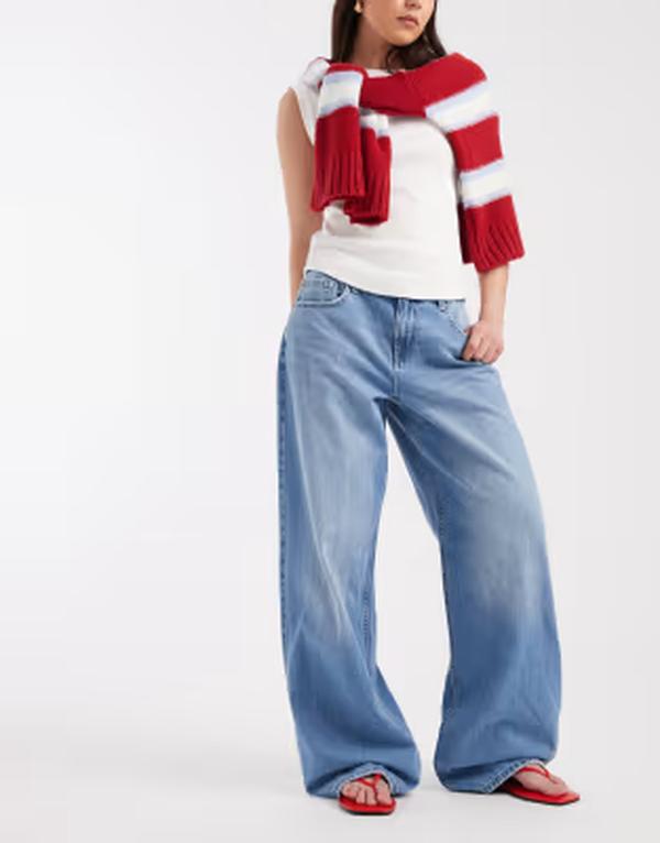 オンリー レディース ボトムス デニムパンツ ワイドレッグ ジーンズ ONLY Maya mid rise wide leg jeans in light wash Light Blue Denim デニム