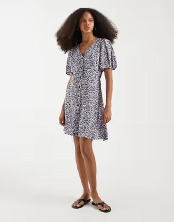 ヴェロモーダ レディース トップス ワンピース フラワー柄 ミニ フラワー Vero Moda button up mini skater dress based micro floral Navy Blazer ネイビー|ReVida 店