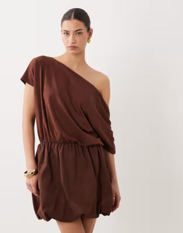 エイソス レディース トップス ワンピース ミニ ASOS DESIGN off shoulder puffball mini dress in rum raisin Rum Raisin
