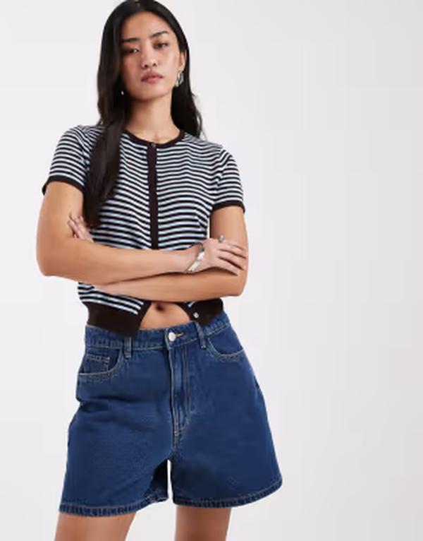 ピーシーズ レディース ボトムス ハーフパンツ・ショーツ ショートパンツ デニム PIECES mid waist denim shorts in medium blue denim デニム|ReVida 店