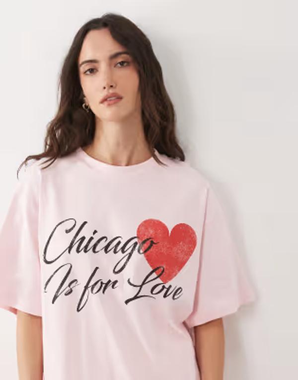 エイソス レディース トップス Tシャツ グラフィック ASOS DESIGN short sleeve oversized t-shirt with Chicago Is for Love graphic in light PINK ピンク