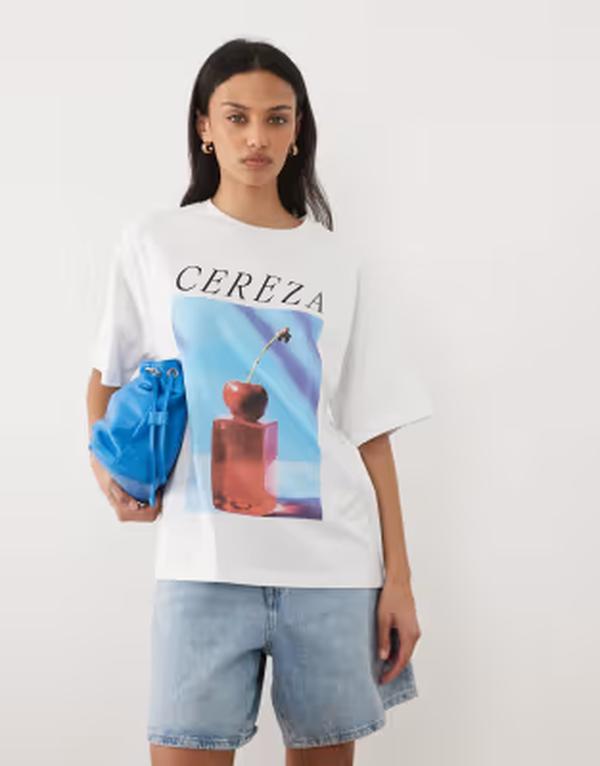 エイソス レディース トップス Tシャツ グラフィック ASOS DESIGN oversized t-shirt with cherry graphic PRINT ホワイト