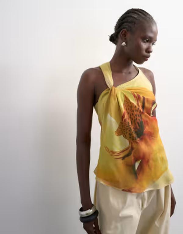 トップショップ レディース トップス シャツ フラワー柄 ドレープ フラワー Topshop draped knot shoulder detail top in large yellow floral YELLOW イエロー｜ReVida 店 17,005円