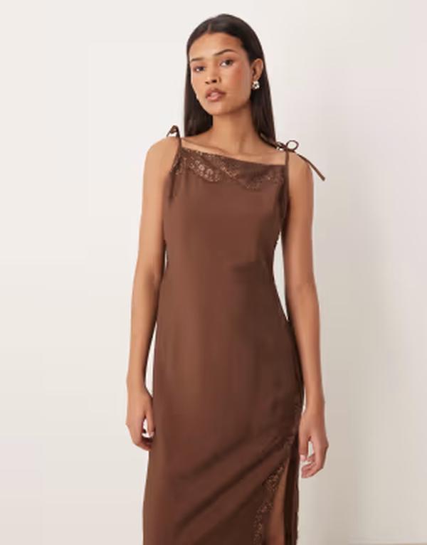 エイソス レディース トップス 衣装 繻子 スピード競技 マキシ ASOS DESIGN square neck lace detail crinkle satin cami maxi dress インチ chocolate 黒茶