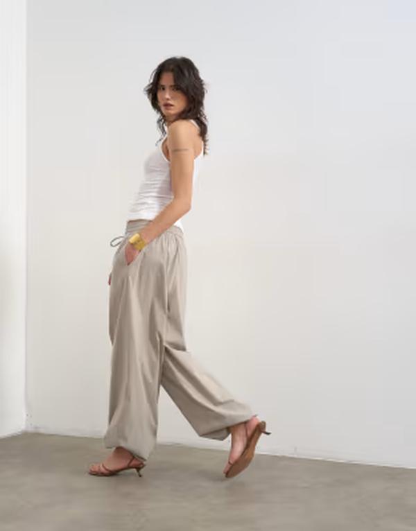 トップショップ レディース ボトムス カジュアルパンツ Topshop drawstring performance fabric balloon pants in slate スレート｜ReVida 店