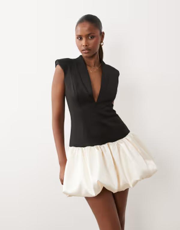 エイソス レディース トップス ワンピース ミニ サテン ASOS DESIGN tailored sculpted mini dress with satin bubble hem and Black & White ホワイト