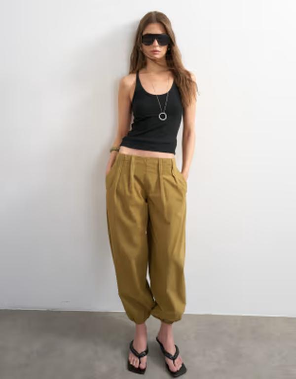 トップショップ レディース ボトムス カジュアルパンツ Topshopoplin balloon pants GREEN グリーン