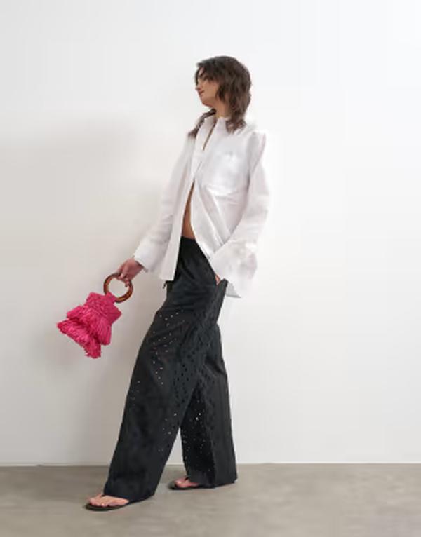 トップショップ レディース ボトムス カジュアルパンツ カットアウト Topshop large broderie cut outie waist pants black ブラック|ReVida 店