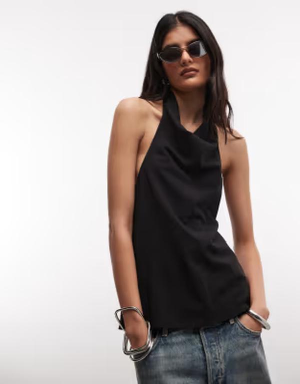 ウィークデイ レディース トップス Tシャツ 背中開き ドレープ Weekday drape backless top with metal clasp Black ブラック|ReVida 店