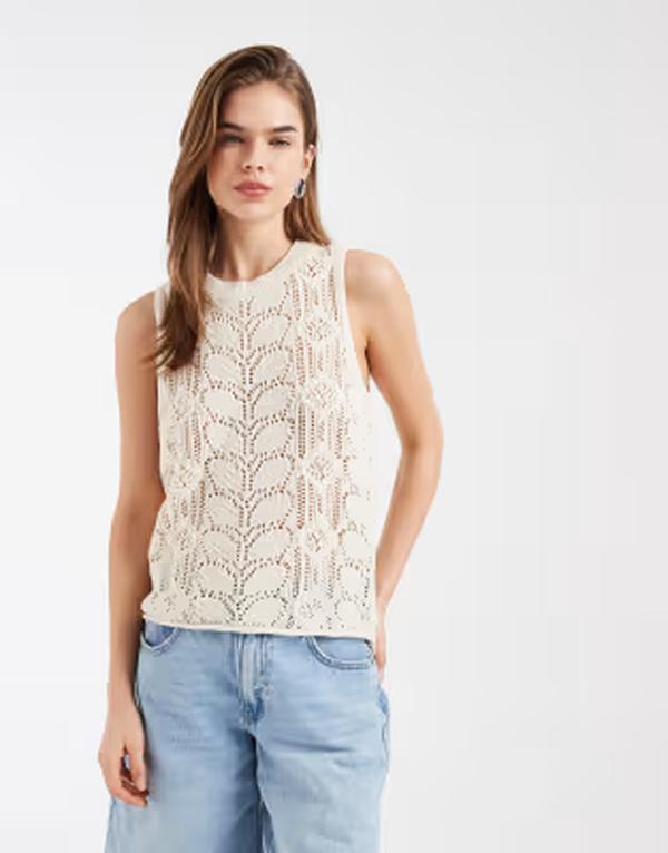 ヴェロモーダ レディース トップス タンクトップ ノースリーブ Vero Moda sleeveless patterned crochetank top in cream Birch クリーム｜ReVida 店