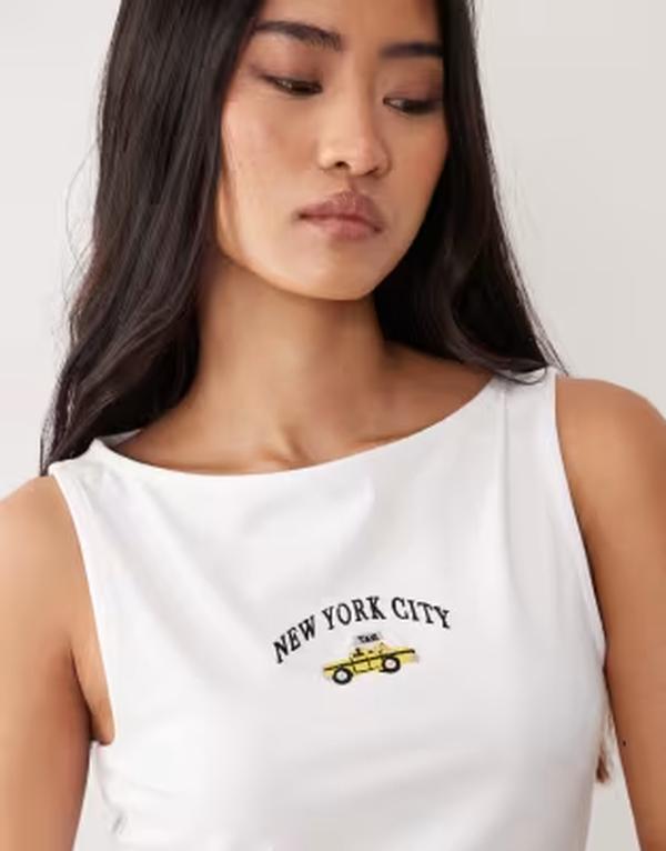 エイソス レディース トップス プルオーバー ASOS DESIGN cot Spandex boat neck tank with New York taxi embroidery WHITE 白いこと