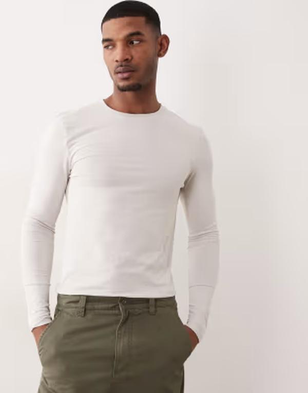 エイソス メンズ トップス Tシャツ ASOS DESIGN Essentials muscle fit long sleeve T-shirt in light Lunarock グレー