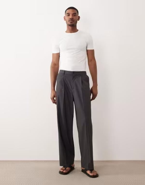エイソス メンズ トップス Tシャツ ASOS DESIGN Essentials 2-pack muscle fit-shirts and White/Olive Night ホワイト