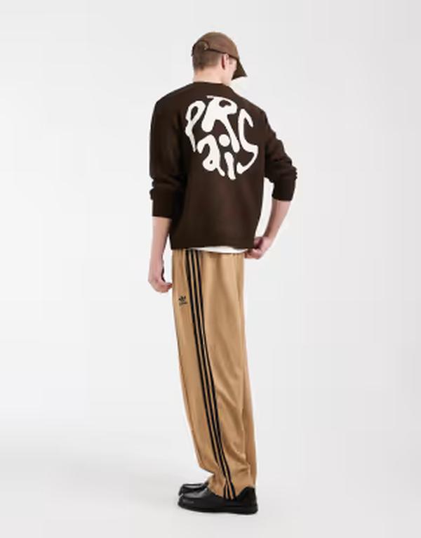 エイソス メンズ アウター ニット・セーター グラフィック ASOS DESIGN oversized knit sweater with Paris graphic BROWN ブラウン｜ReVida 店