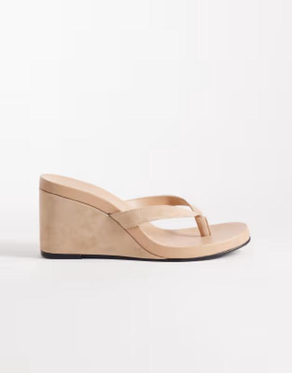 スティーブ マデン レディース シューズ サンダル スエード Steve Madden Playing thong wedge sandals in sand suede Sand suede サンド|ReVida 店