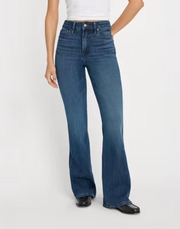 好ましいアメリカン レディース ボトムス ジーンズズボン下 ブーツとり捨てる ブーツ デニム Good American softech good classic bootcut jeans インチ mid blue wash Indigo 863 インディゴ