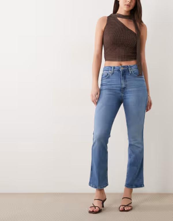 好ましいアメリカン レディース ボトムス ジーンズズボン下 デニム Good American good standard kick flare jeans インチ mid blue wash Dark blue 青み
